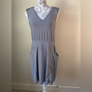 Freedom Trail active dress sleeveless with pockets‎
